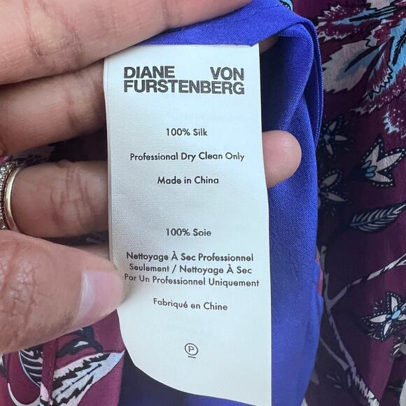 Diane Von Furstenberg Floral Silk Red Sophisticated Blouse Red Blue Career Sz 4 - Picture 5 of 6